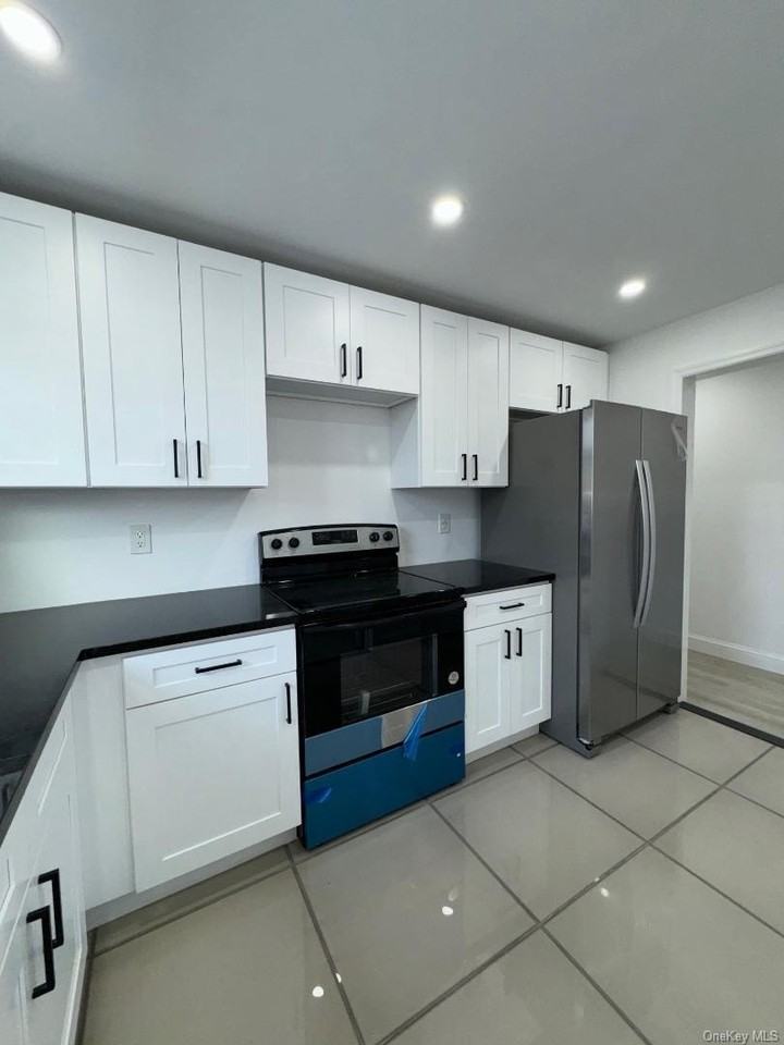 87 Sullivan St Unit 89 - Photo 7 of 29