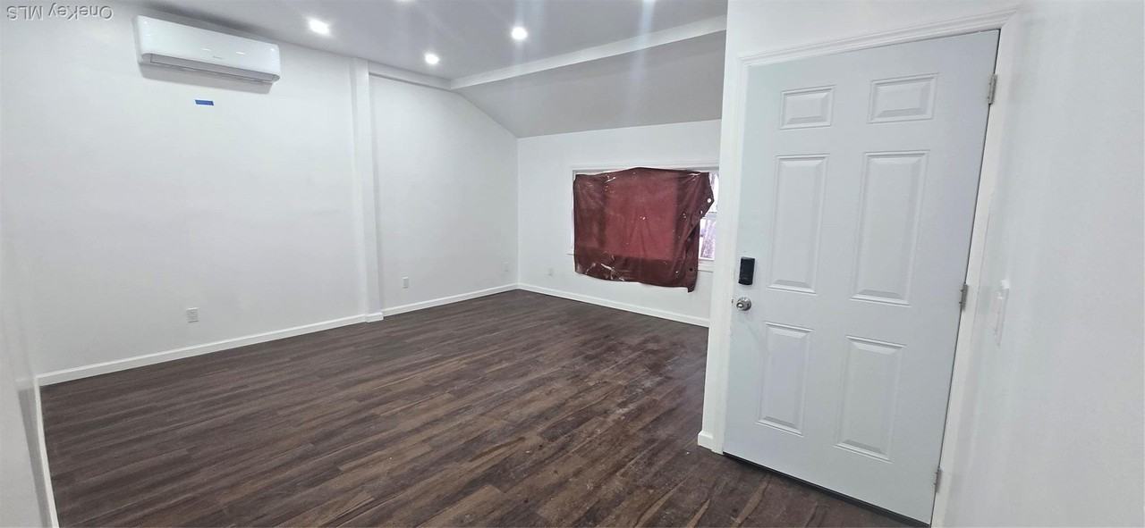 452 S 1st Ave - Photo 2 of 9