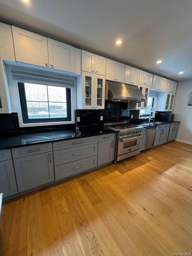 241 Main St - Photo 4 of 29