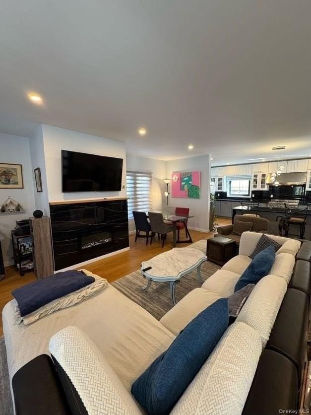 241 Main St - Photo 6 of 29