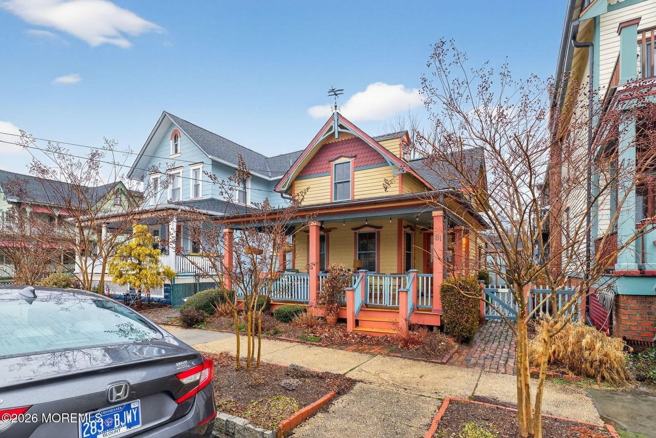 81 Broadway - Photo 2 of 25