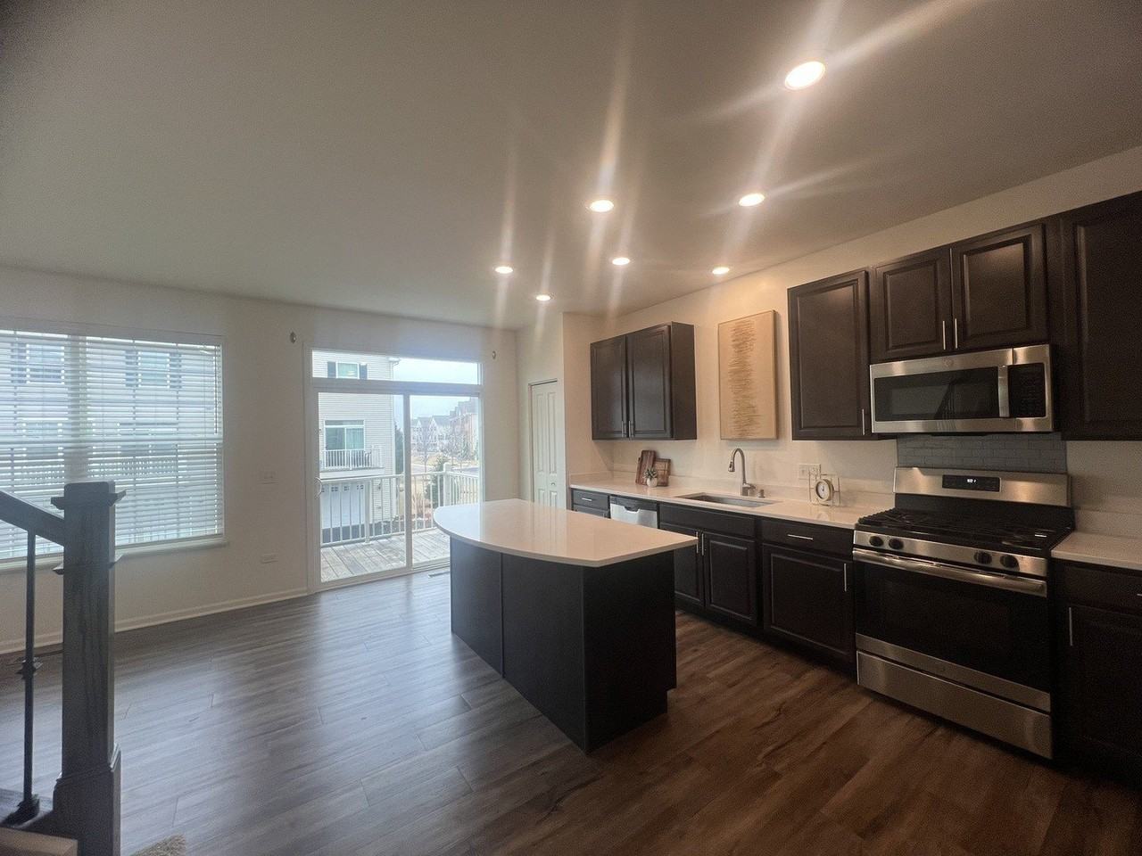 285 Lakeshore Dr - Photo 7 of 35