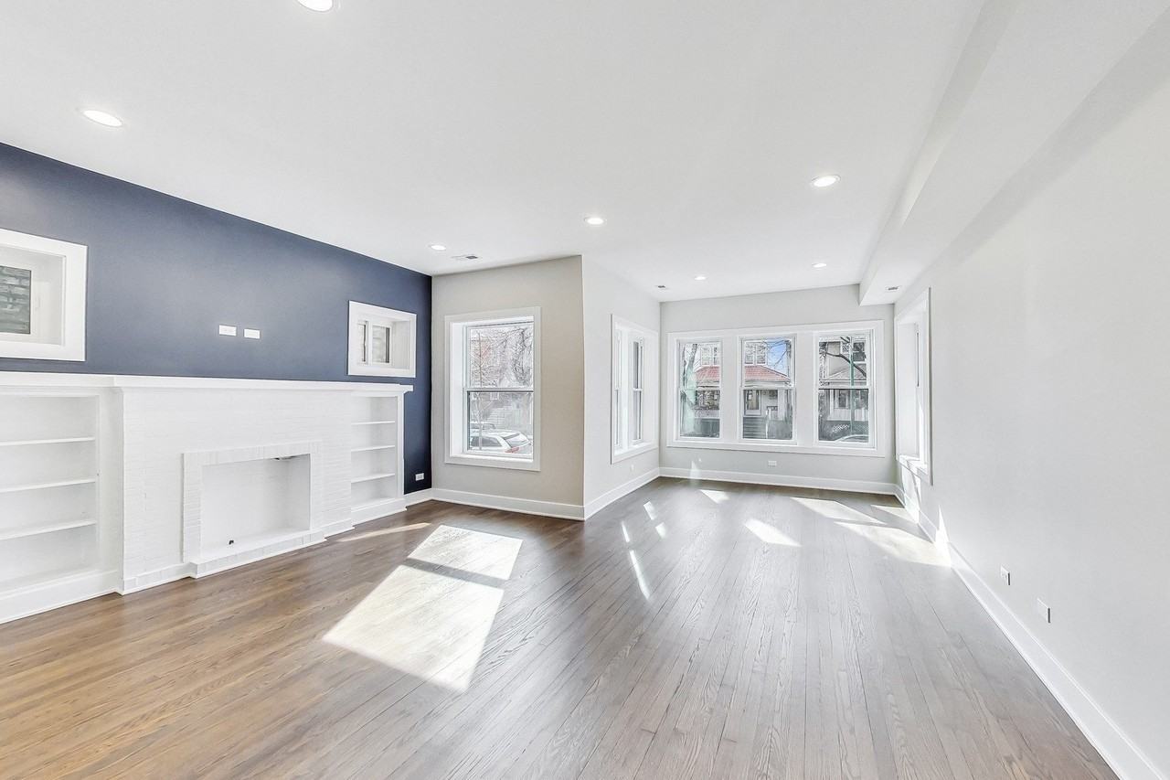 6527 N Newgard Ave Apt 2 - Photo 2 of 18