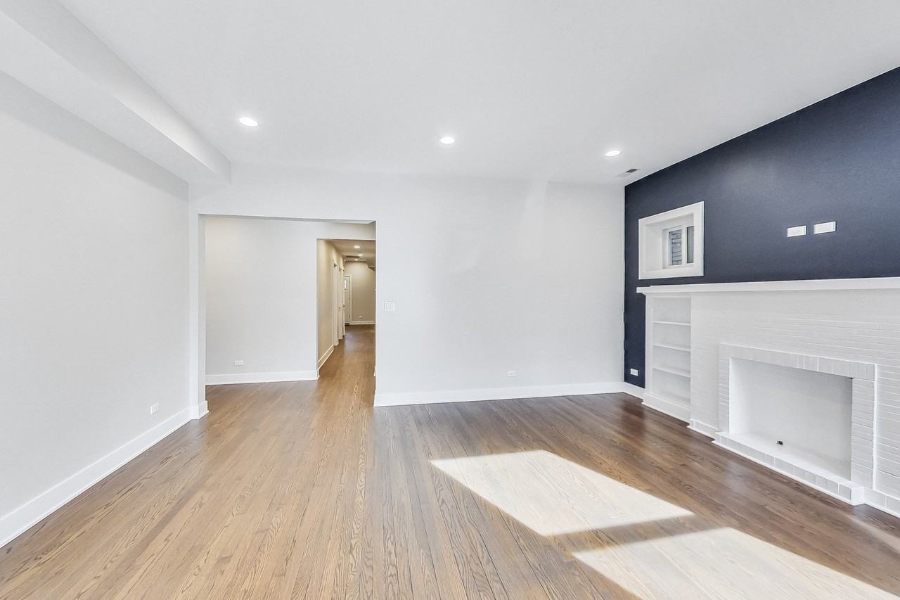 6527 N Newgard Ave Apt 2 - Photo 5 of 18