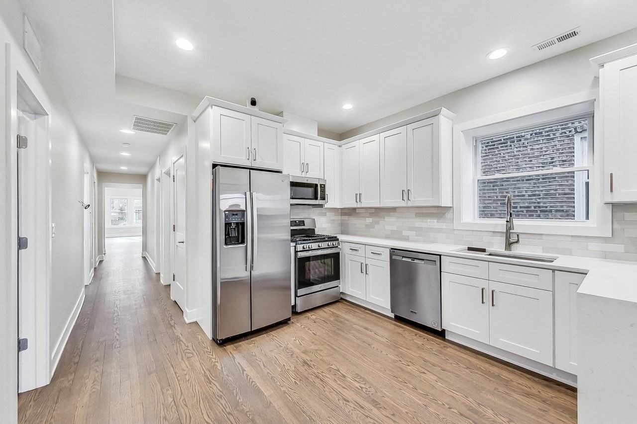 6527 N Newgard Ave Apt 2 - Photo 6 of 18