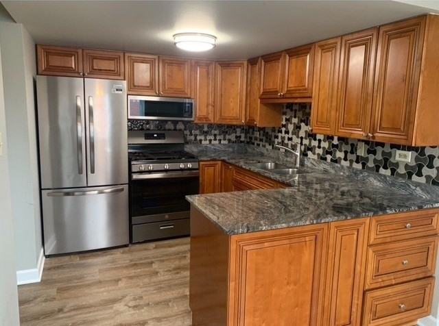 7913 S 83rd Ave Apt 1n - Photo 5 of 9