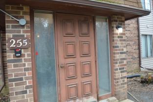 255 E Court Of Shorewood Apt 8 #Apt 8 - Photo 1 of 1