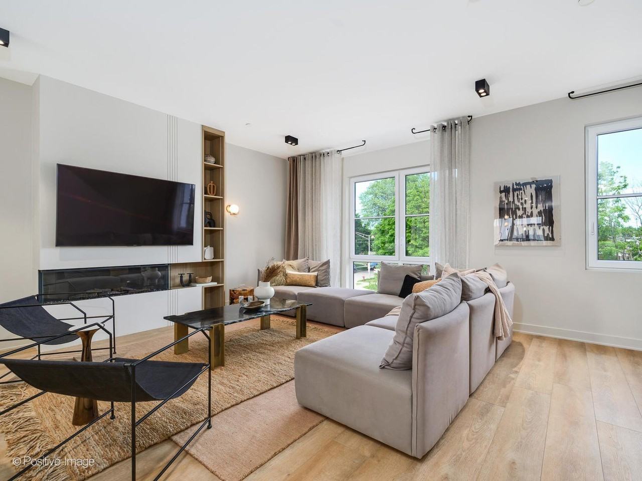 3016 Cottonwood Ln - Photo 2 of 25