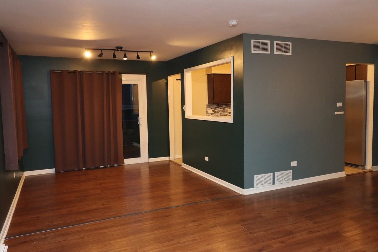 500 N Westwood Ave - Photo 5 of 34