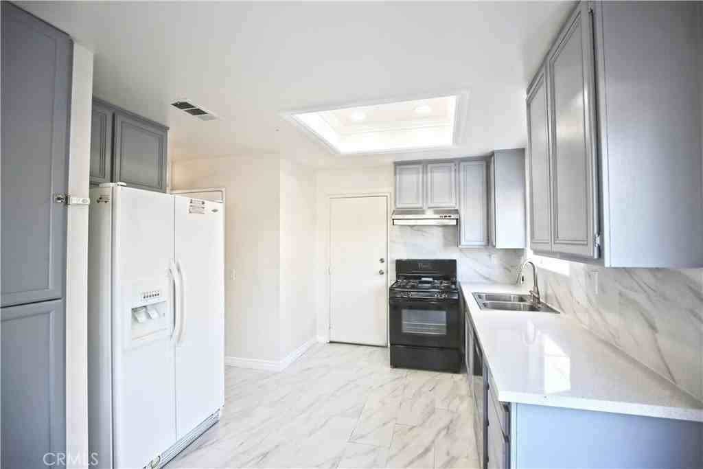 3901 Velma Ave - Photo 7 of 17