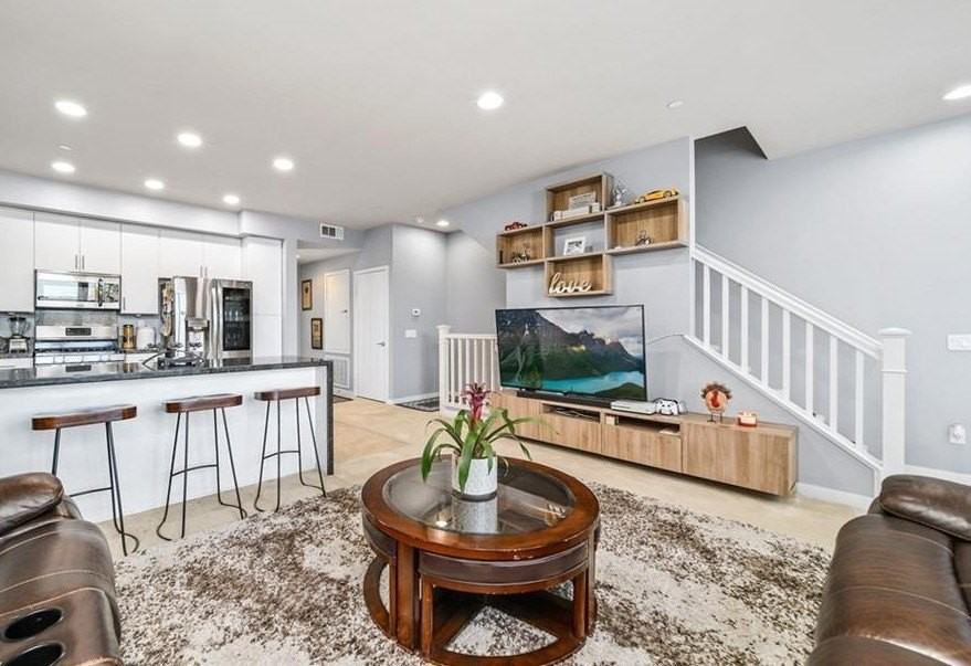 801 S Anaheim Blvd #106 - Photo 4 of 17