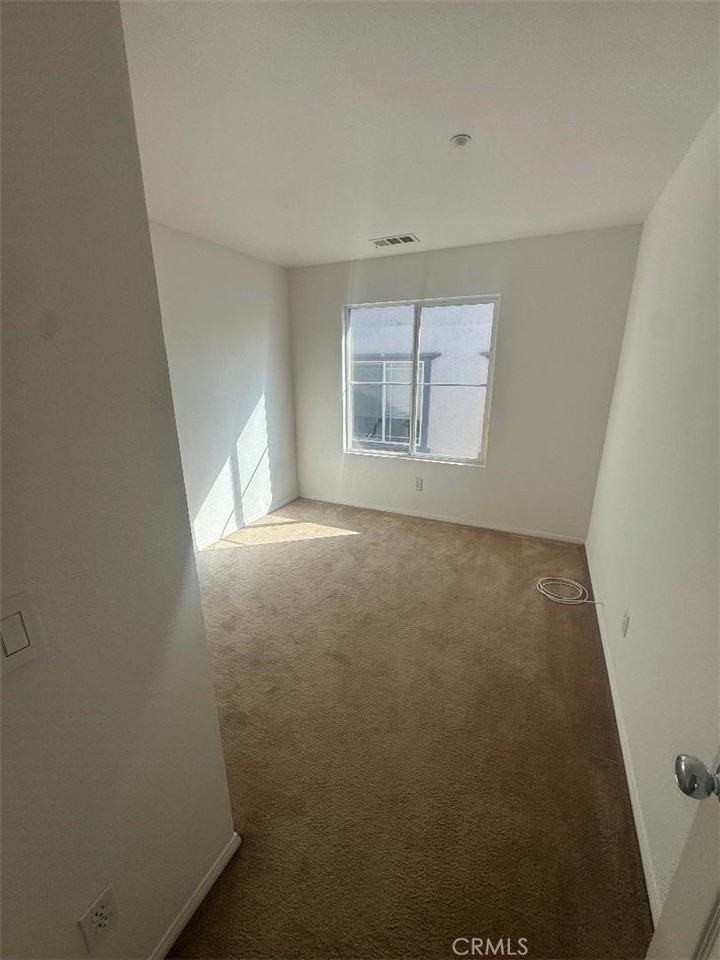 6257 Long Cove Dr - Photo 4 of 17