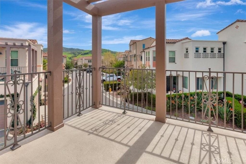 31 Adelfa St - Photo 4 of 26