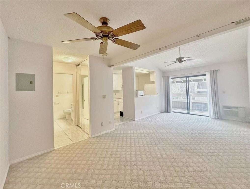 140 Streamwood - Photo 5 of 26