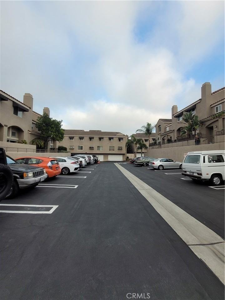 1329 E Grand Ave #C - Photo 6 of 8