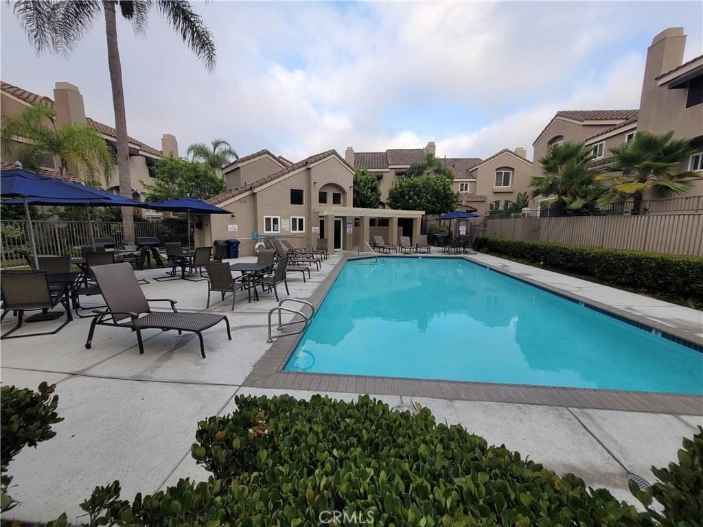 1329 E Grand Ave #C - Photo 7 of 8