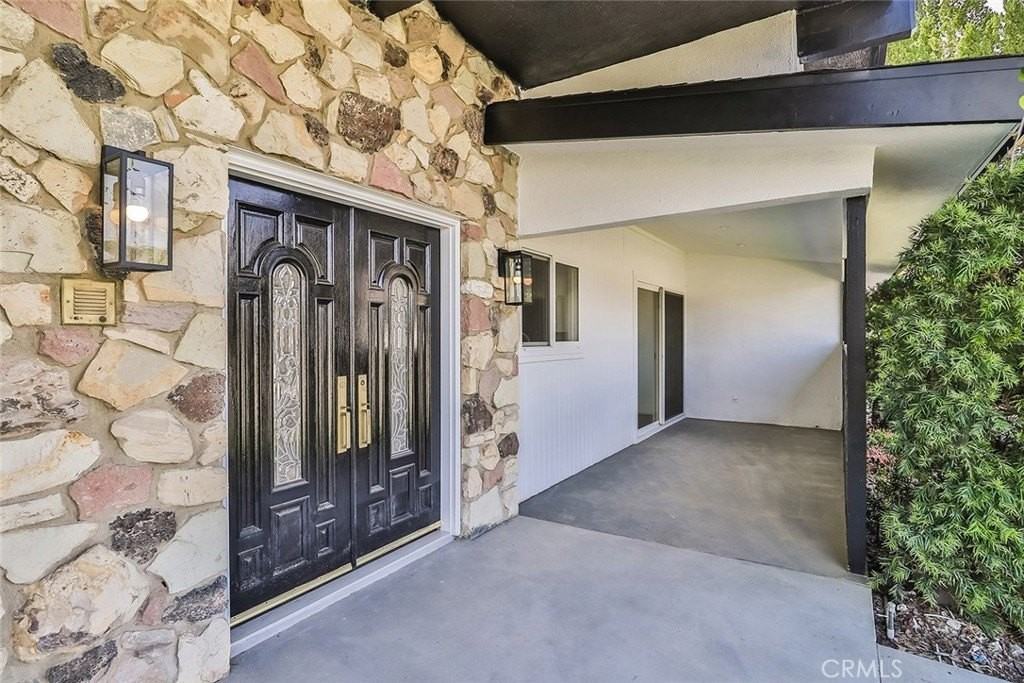 23540 Kivik St - Photo 5 of 39