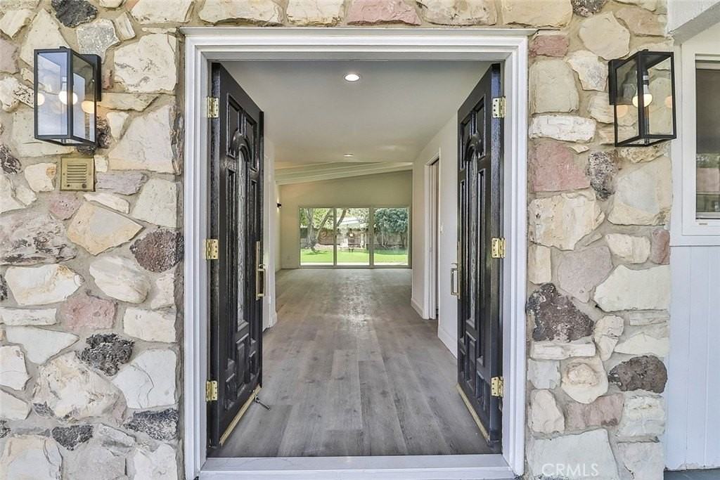 23540 Kivik St - Photo 6 of 39