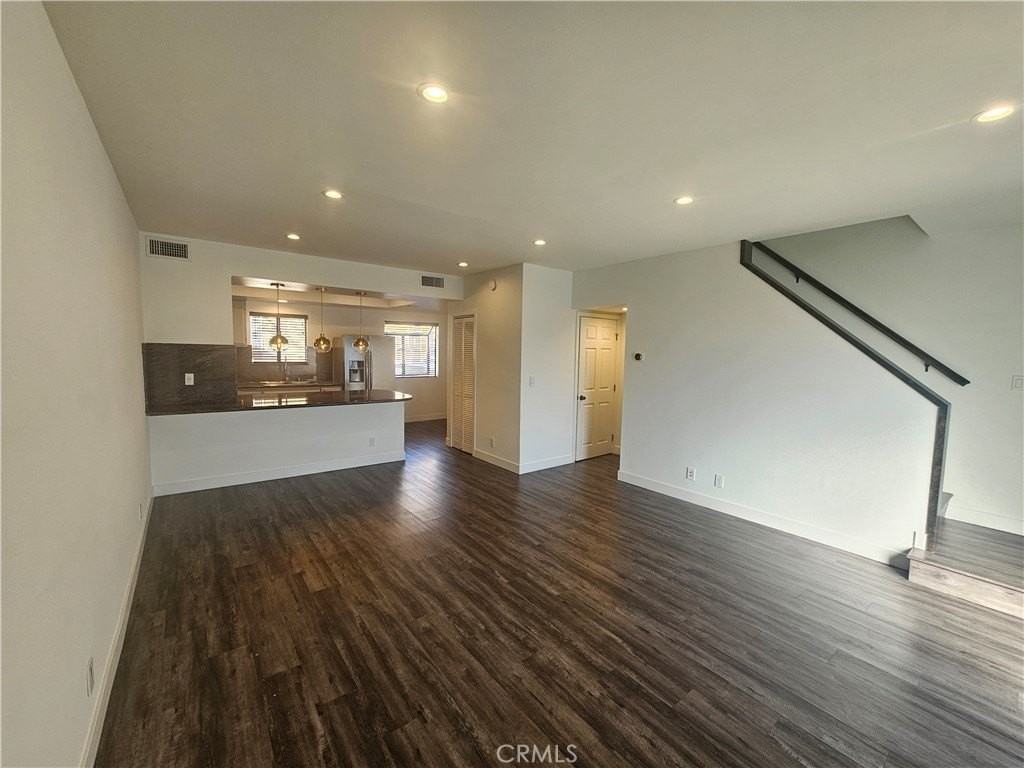 15125 Nordhoff St - Photo 7 of 28