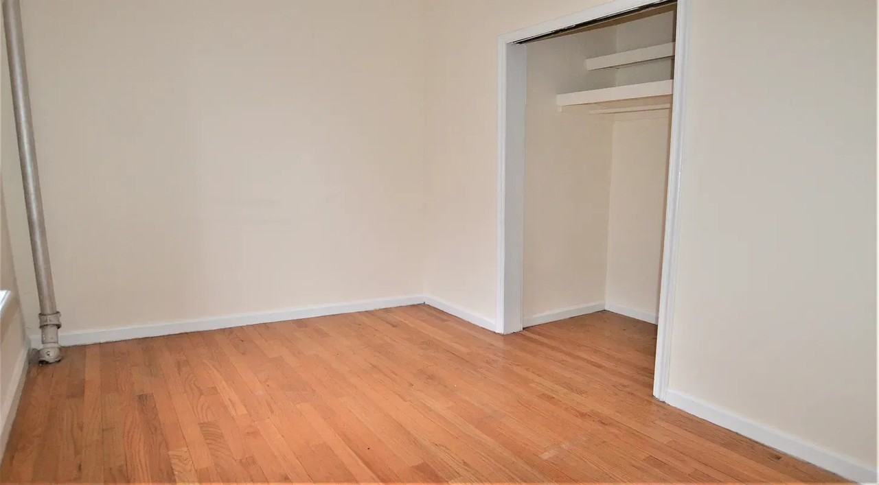 E 38th St #5B - Photo 4 of 7