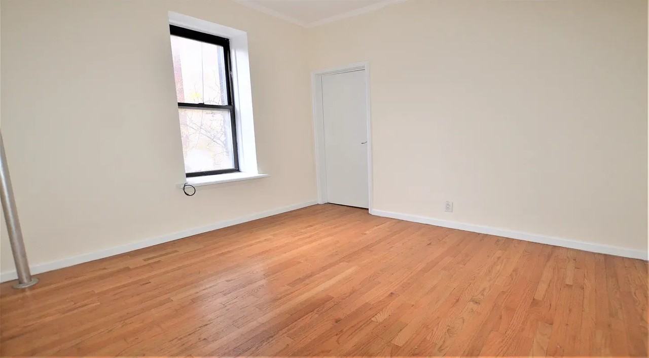 E 38th St #5B - Photo 6 of 7