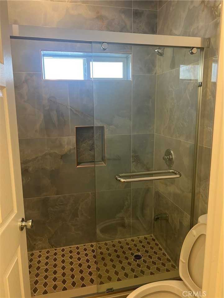 9432 Emperor Ave #B - Photo 5 of 8