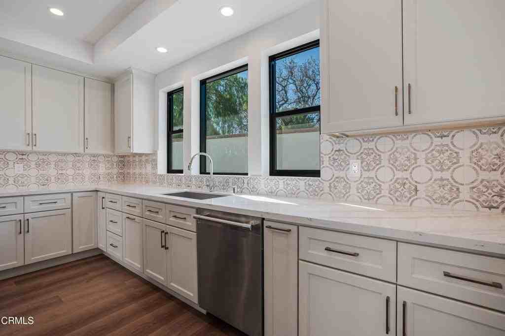 136 N Oakview Dr #102 - Photo 7 of 41