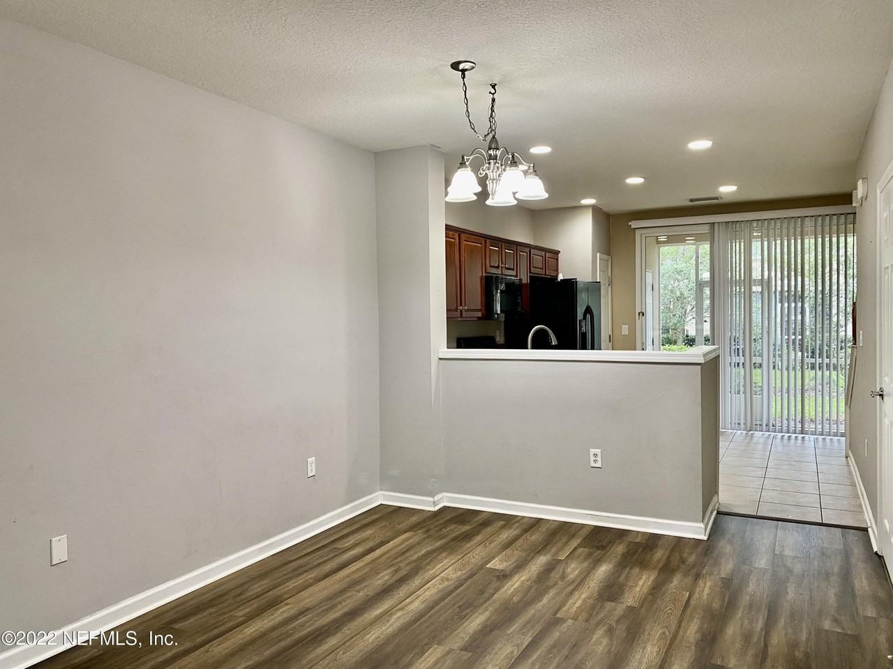 8101 Summer Palm Ct - Photo 3 of 17