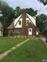 featured image of 346 N Van Dien Ave