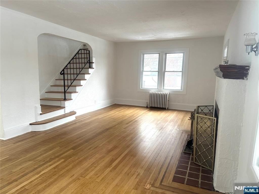 346 N Van Dien Ave - Photo 3 of 27