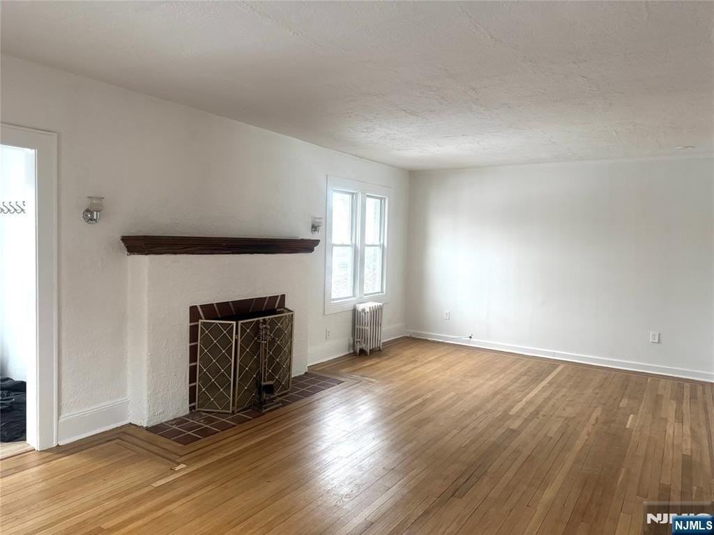 346 N Van Dien Ave - Photo 4 of 27