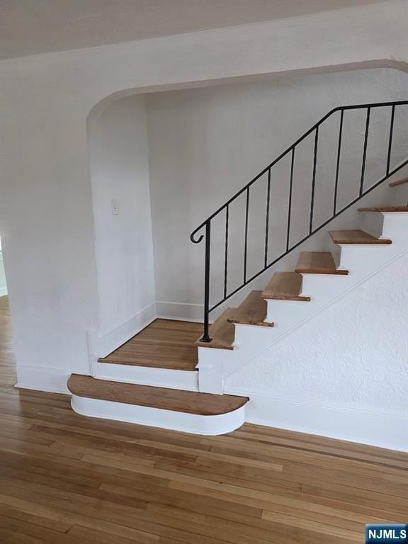 346 N Van Dien Ave - Photo 5 of 27