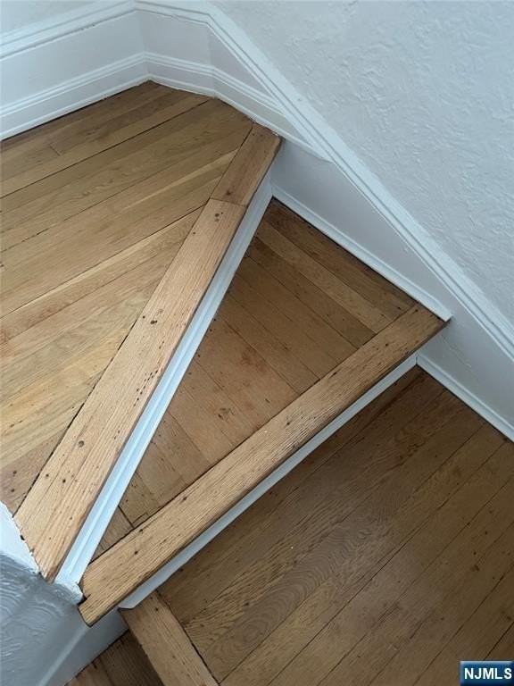 346 N Van Dien Ave - Photo 6 of 27