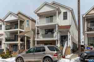 featured image of 260 Custer Ave