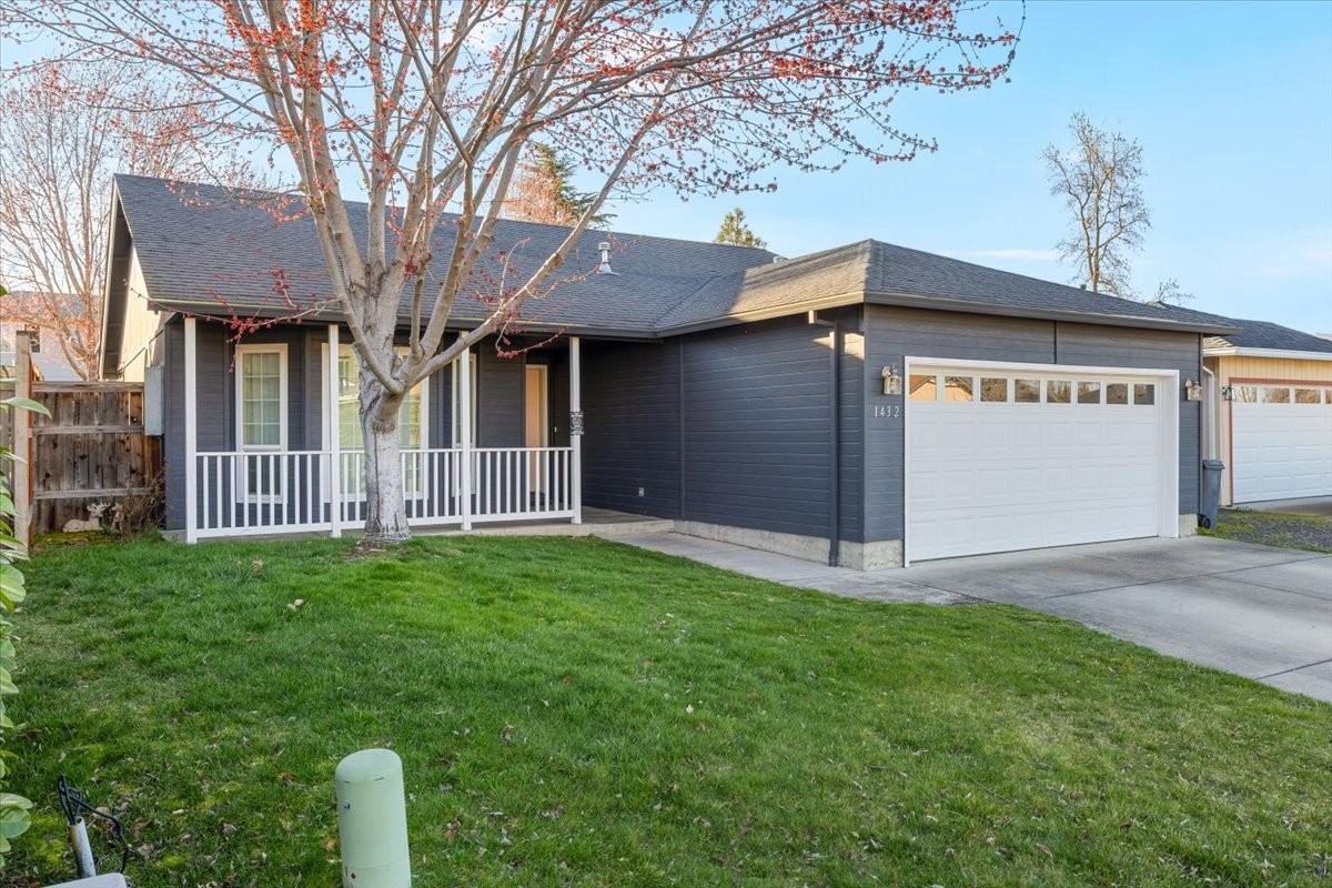 1432 Beekman Ave #1 - Photo 2 of 20