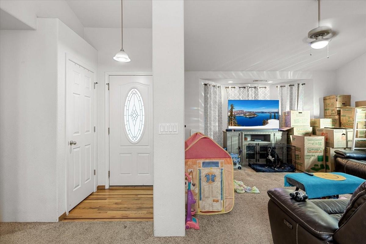 1432 Beekman Ave #1 - Photo 7 of 20