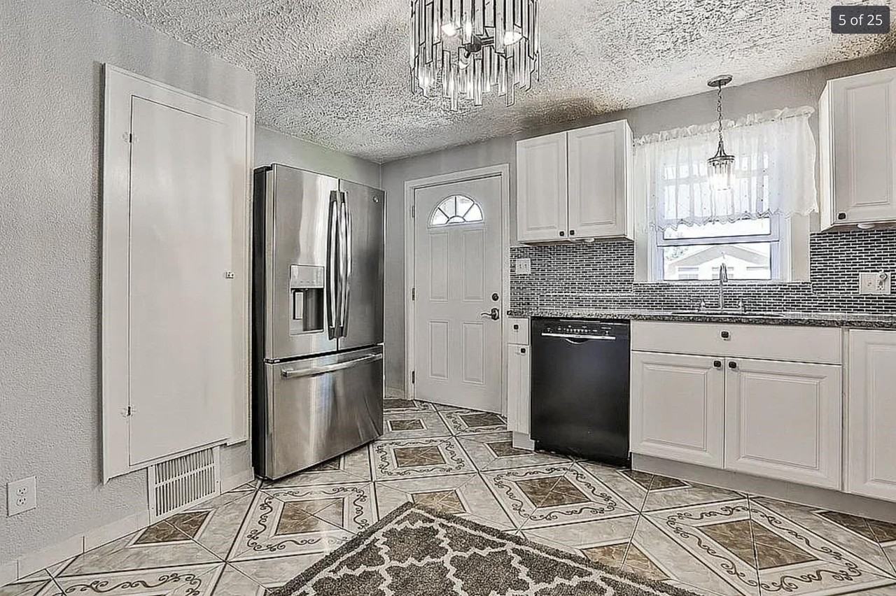 85 S Lincoln St - Photo 5 of 17