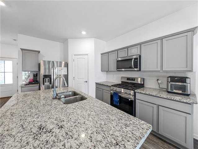 3367 Tide Wind Dr - Photo 5 of 31