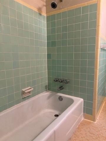 7522 Benjamin St #107 - Photo 3 of 9