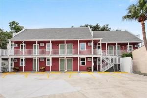 featured image of 1713 Burgundy St #102