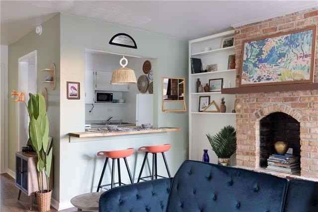 1713 Burgundy St #102 - Photo 5 of 14