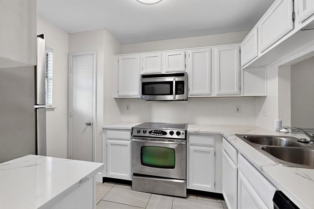 46 Abbey Rd - Photo 4 of 16