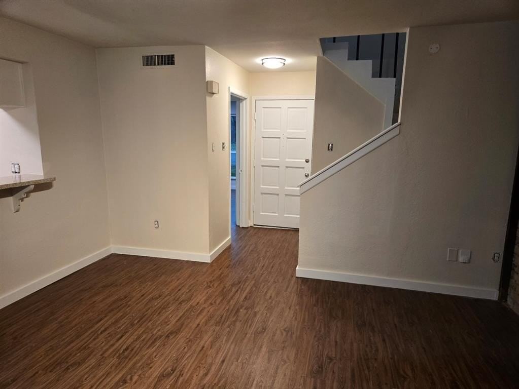 2015 Warnford Pl - Photo 3 of 32