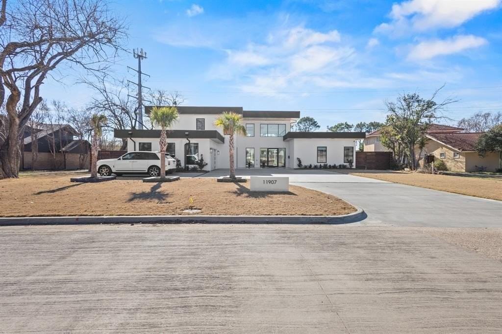 11907 Quincy Ln - Photo 3 of 35