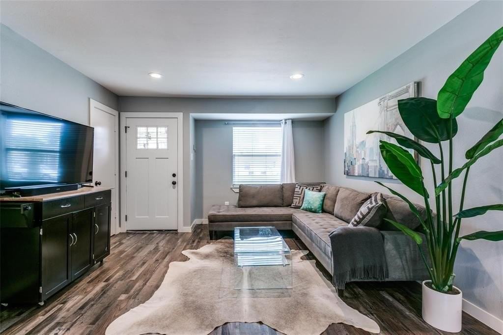 2519 Province Ln - Photo 4 of 30