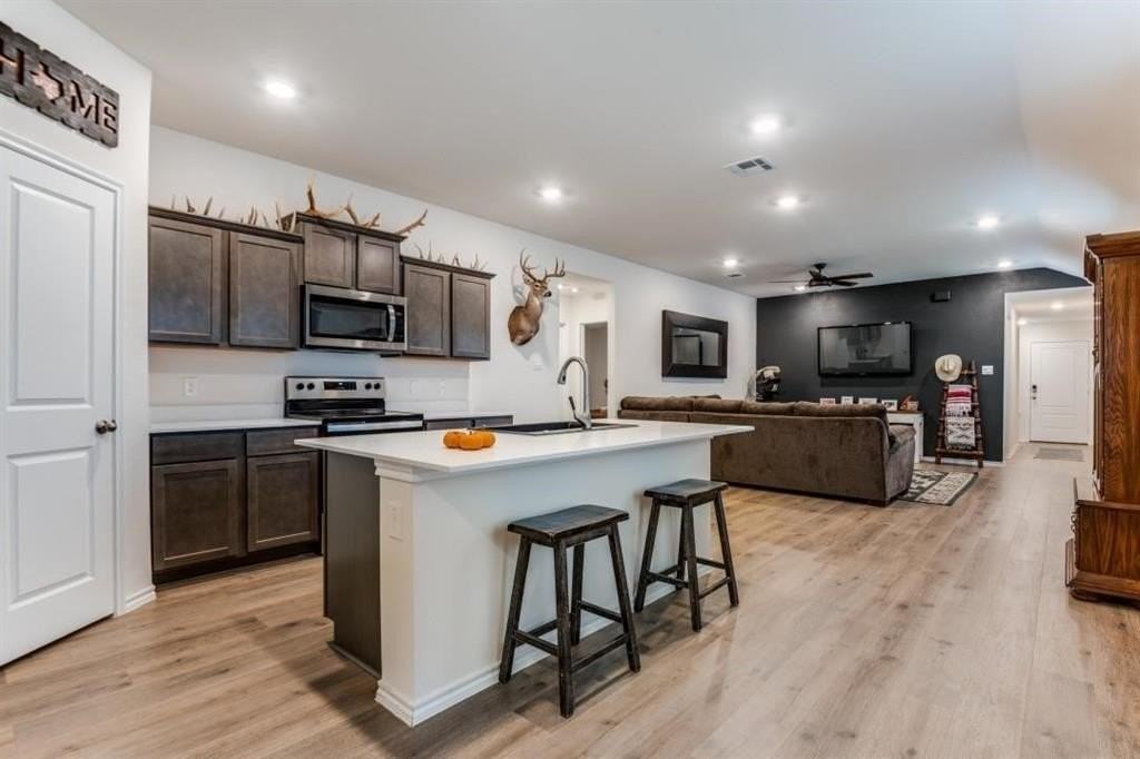 1910 Bailer Way - Photo 4 of 11