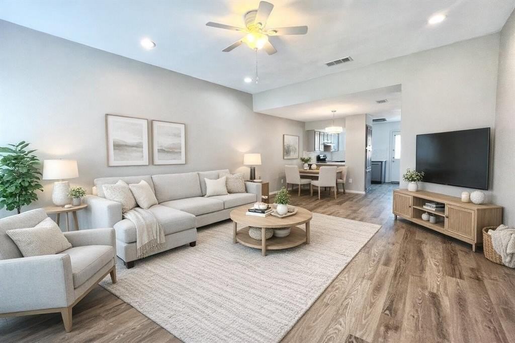 2403 Kingsford Ct - Photo 2 of 18