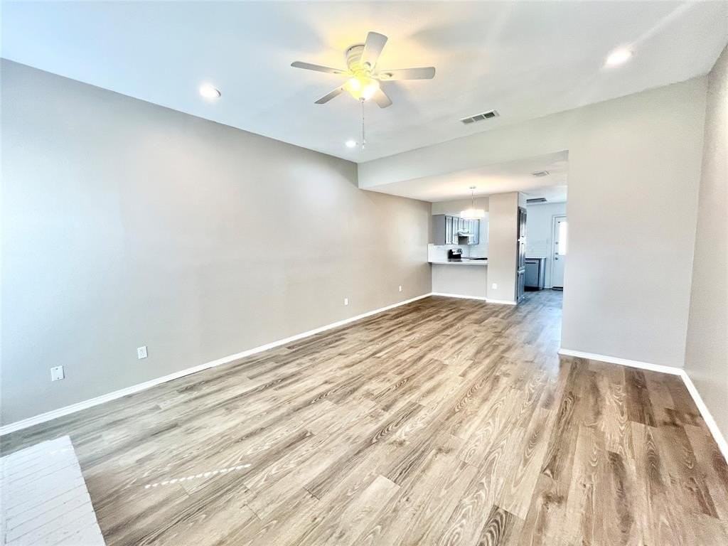 2403 Kingsford Ct - Photo 3 of 18