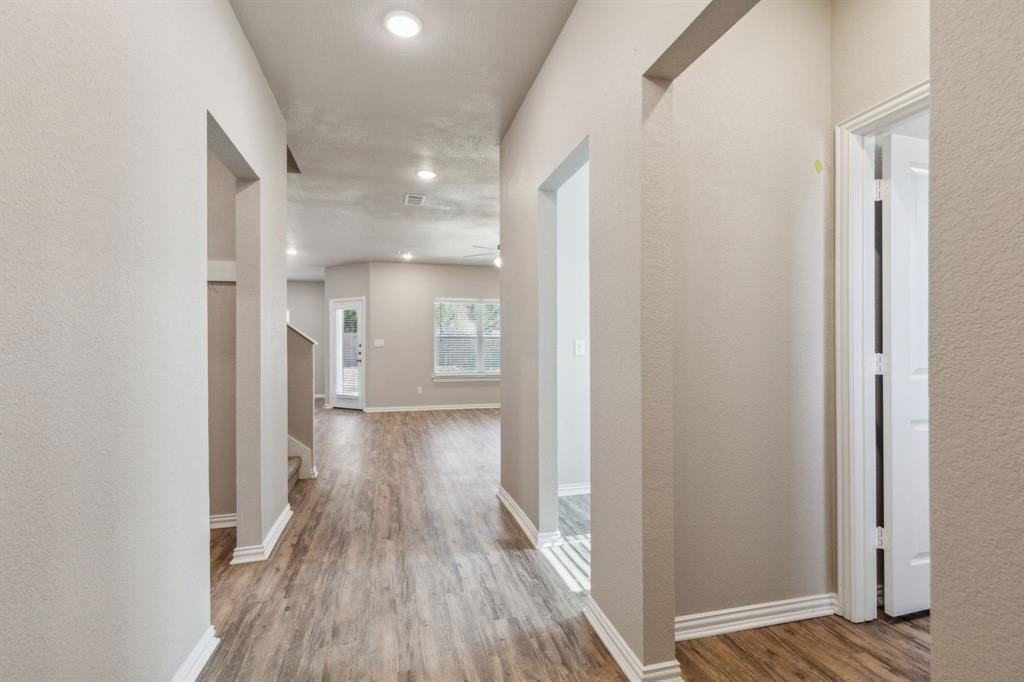 604 Porcupine Dr - Photo 3 of 25