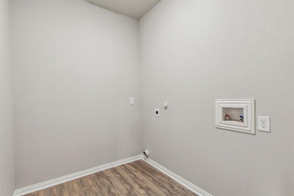 604 Porcupine Dr - Photo 6 of 25